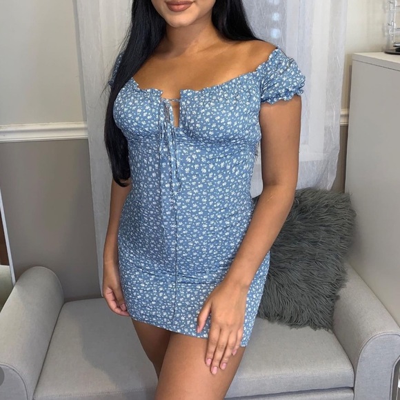 lauras boutique Dresses & Skirts - Floral Dress
